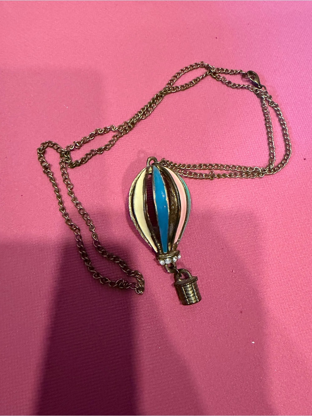 Hot Air Balloon Pendant Necklace - Multicolor